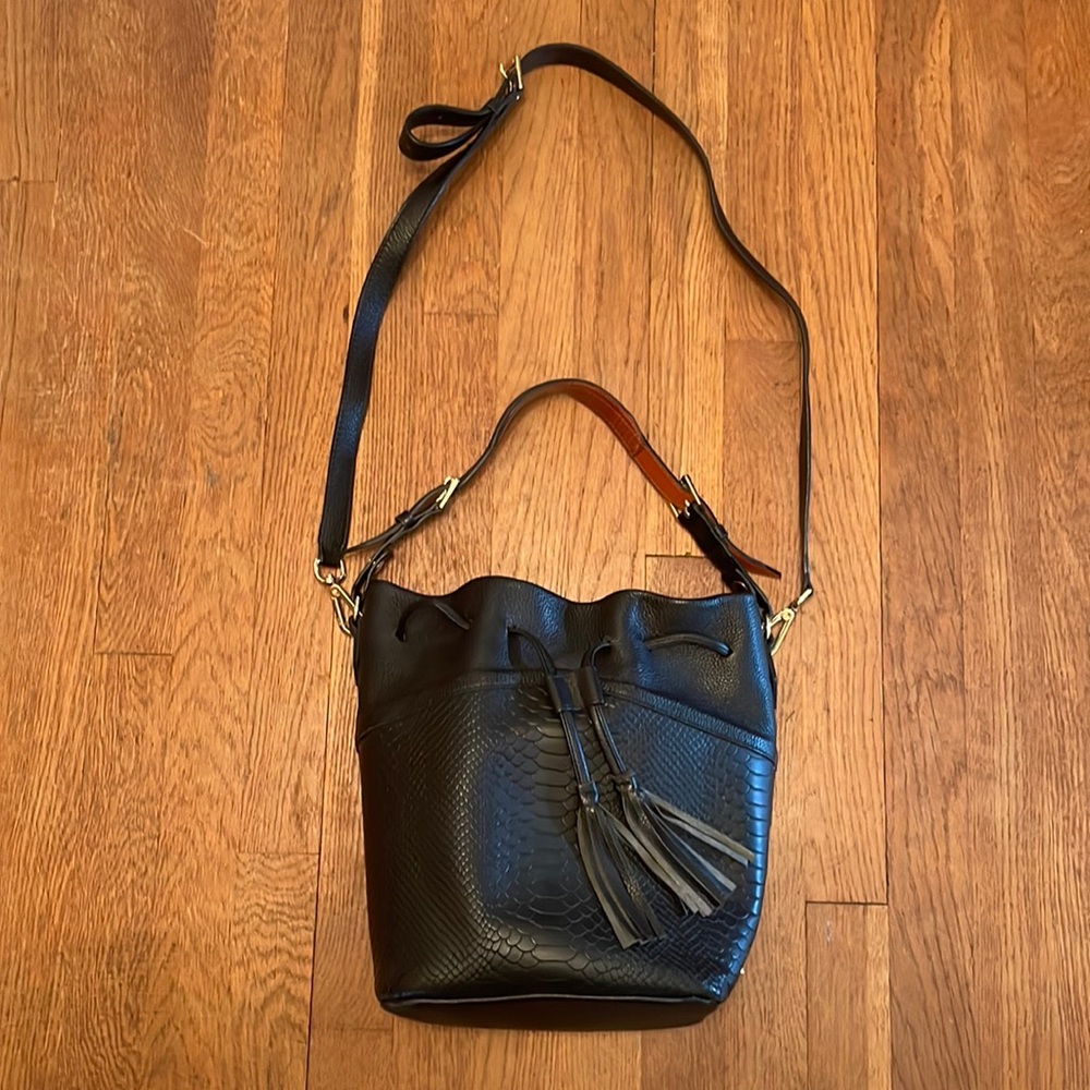 Gigi New York bucket bag